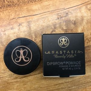 Anastasia Dipbrow Pomade